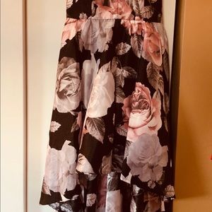 Beautiful high low dress! Size 11 fits like an 8.